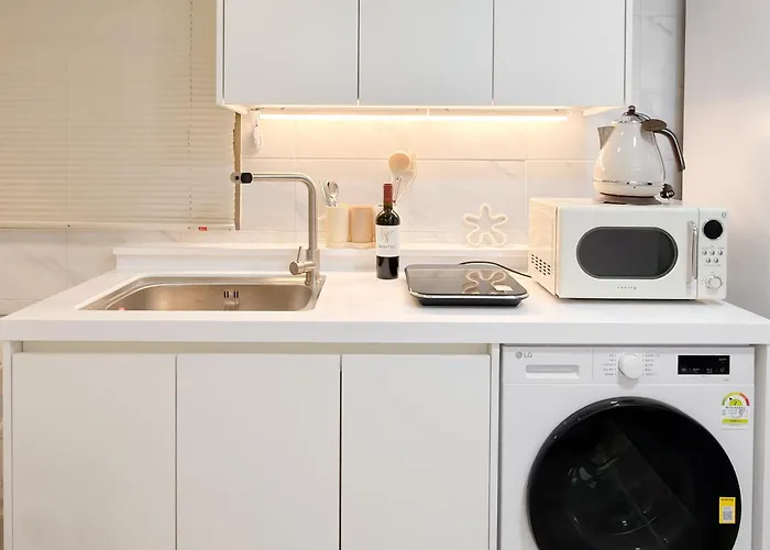 Villa 5min To Hapjeong Stn Cozy 2br 2beds Seúl