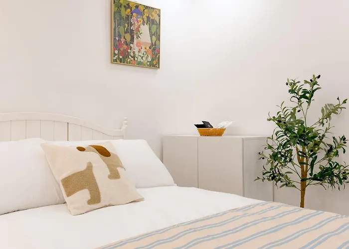 5min To Hapjeong Stn Cozy 2br 2beds Villa Seúl
