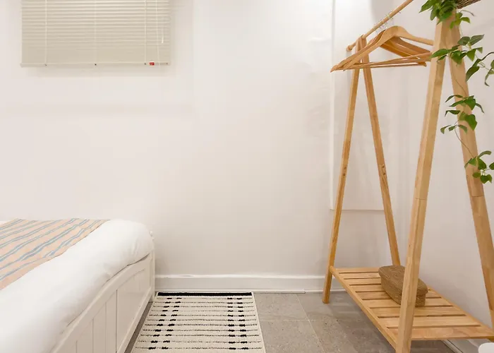 5min To Hapjeong Stn Cozy 2br 2beds Villa