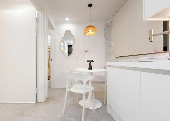 Villa 5min To Hapjeong Stn Cozy 2br 2beds