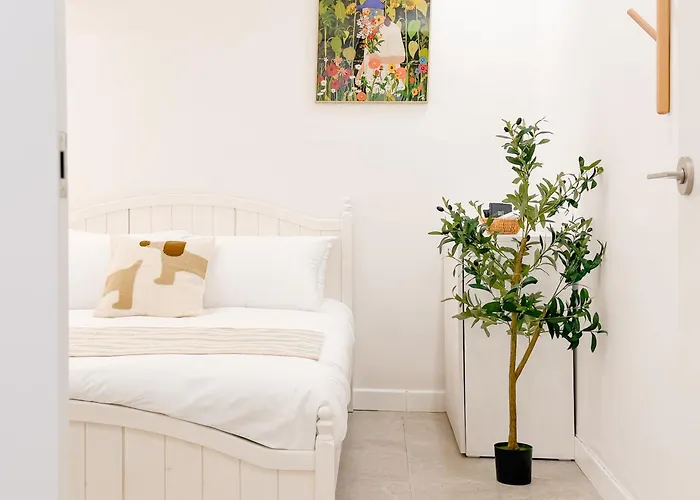 5min To Hapjeong Stn Cozy 2br 2beds Villa