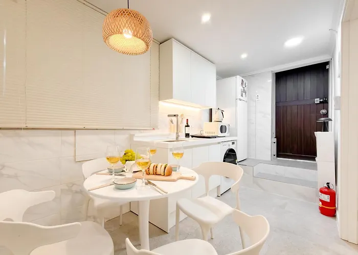 5min To Hapjeong Stn Cozy 2br 2beds Villa *