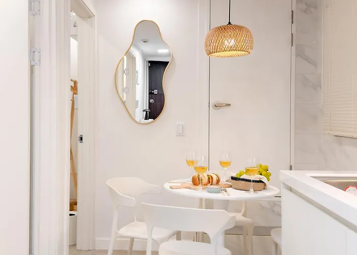 5min To Hapjeong Stn Cozy 2br 2beds *