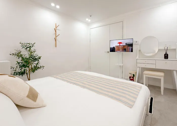 5min To Hapjeong Stn Cozy 2br 2beds Seúl